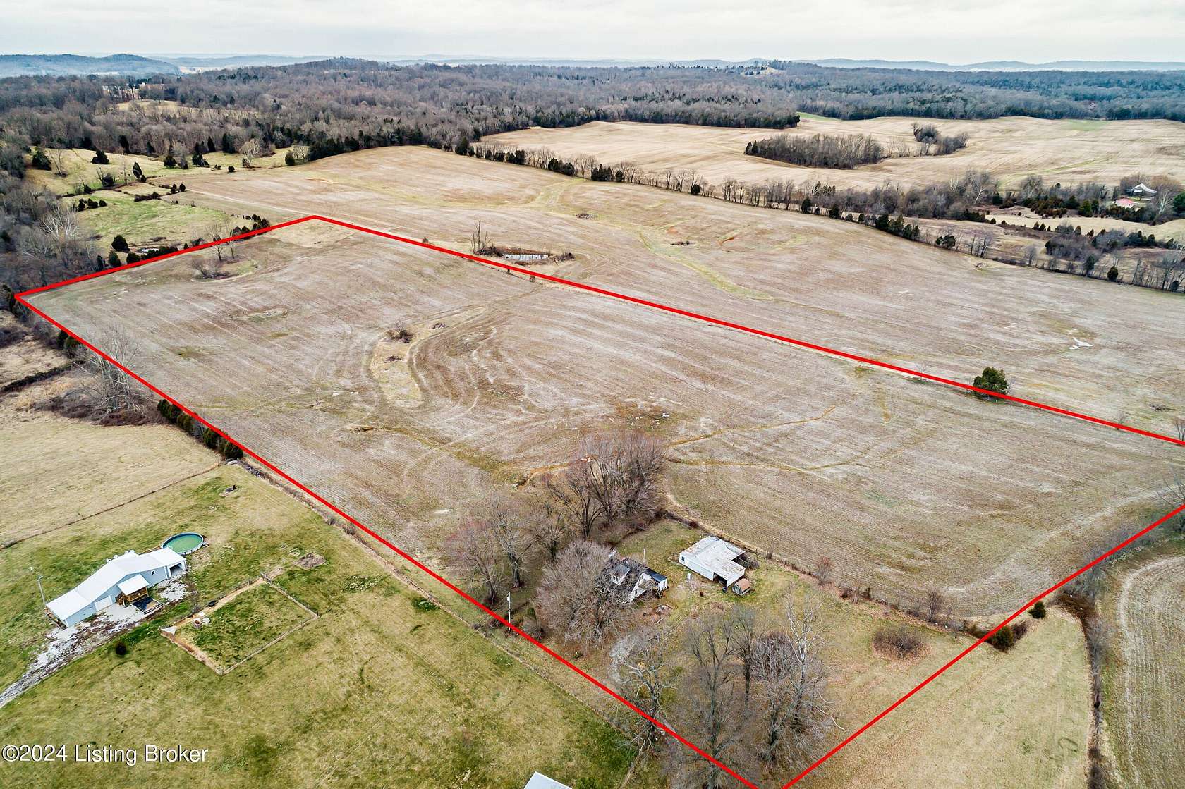 21.5 Acres of Land with Home for Sale in Vine Grove, Kentucky