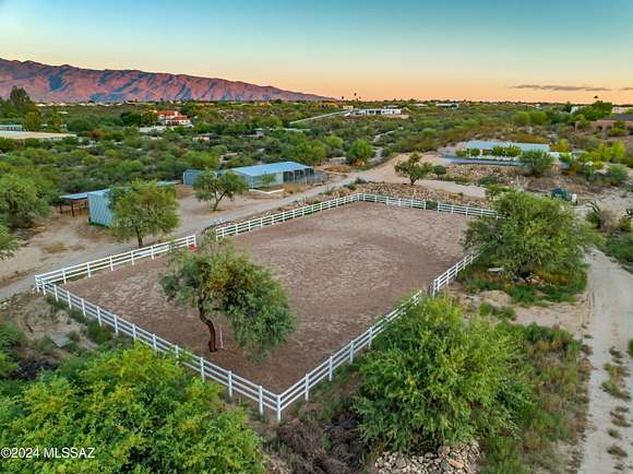 4.4 Acres of Residential Land with Home for Sale in Tucson, Arizona
