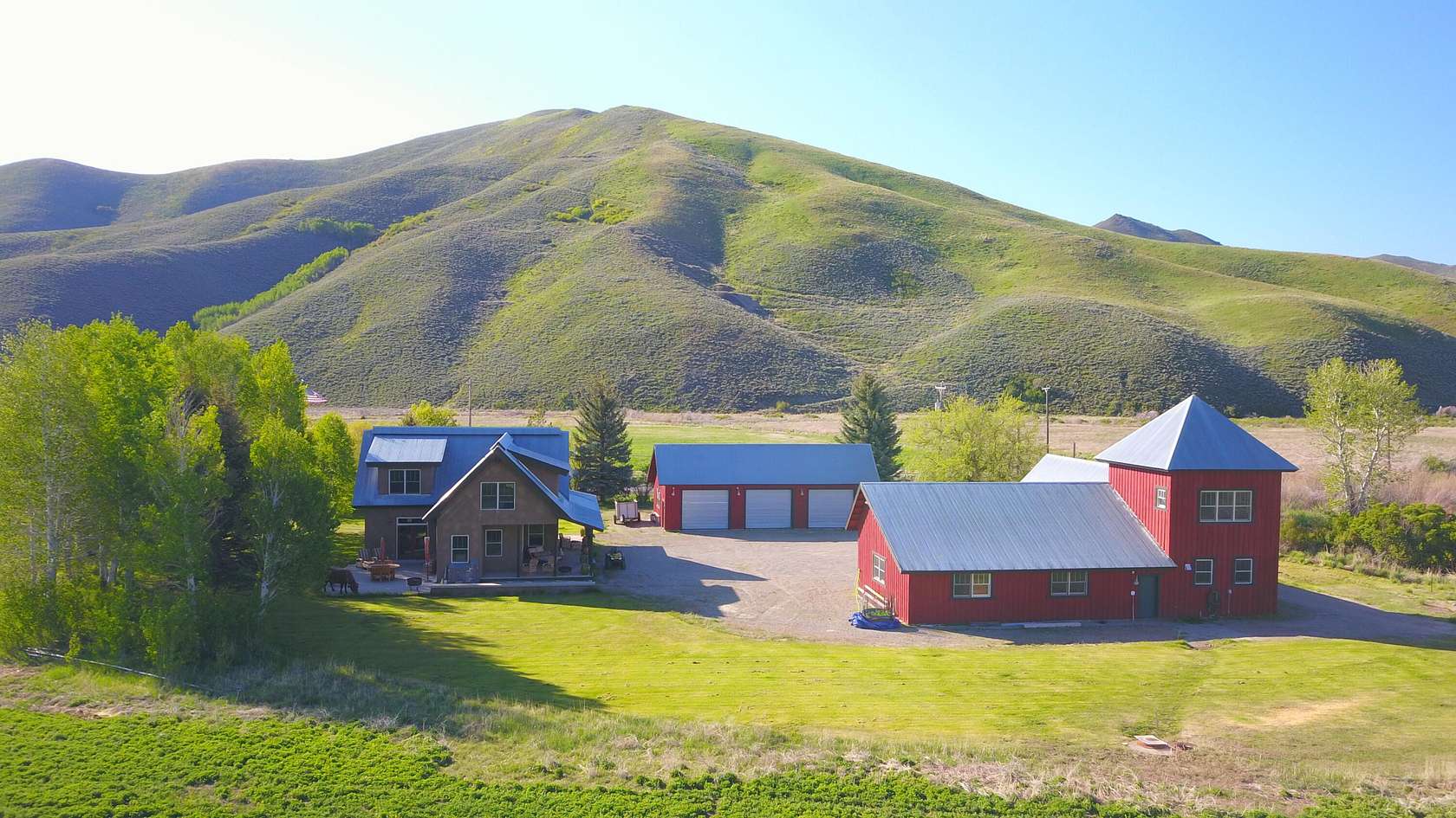 2739 Acres of Agricultural Land with Home for Sale in Hailey, Idaho