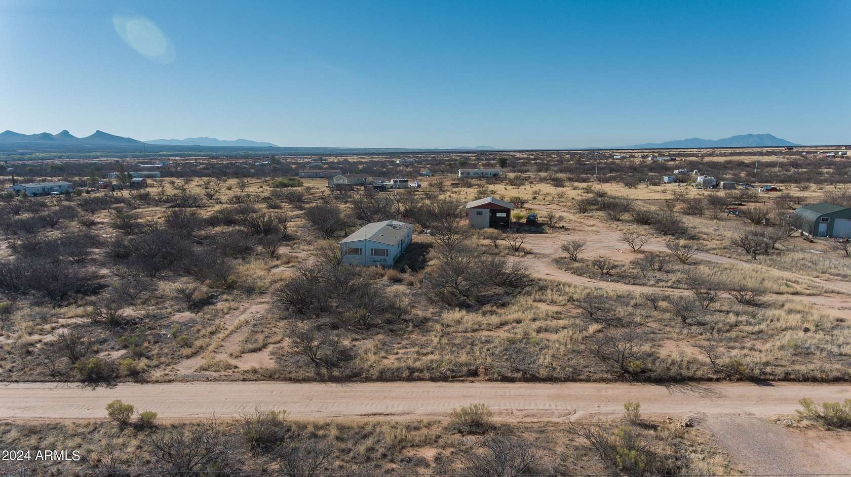 4 Acres of Residential Land with Home for Sale in Hereford, Arizona