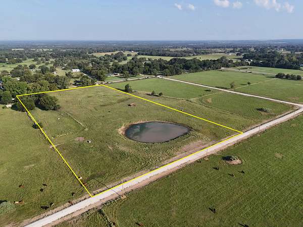 8.7 Acres of Land for Sale in Mexia, Texas