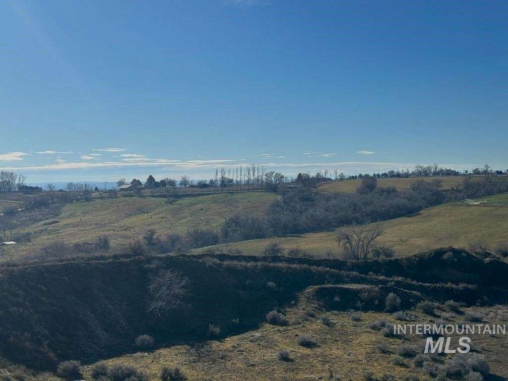 2 Acres of Land for Sale in Ontario, Oregon