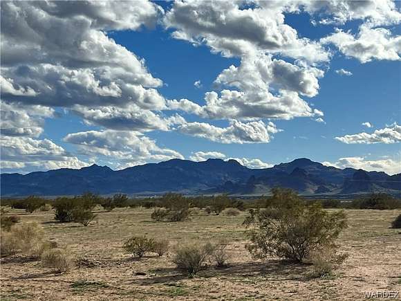 12 Acres of Land for Sale in Golden Valley, Arizona