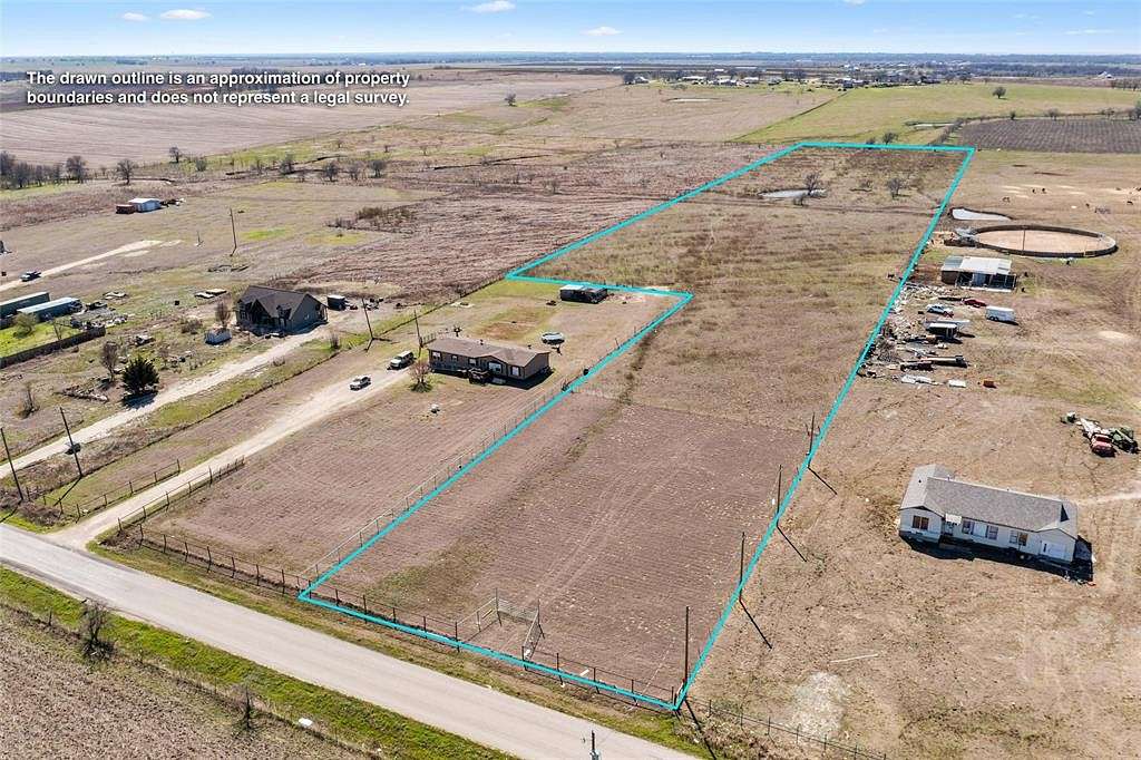 8.7 Acres of Residential Land for Sale in Grandview, Texas