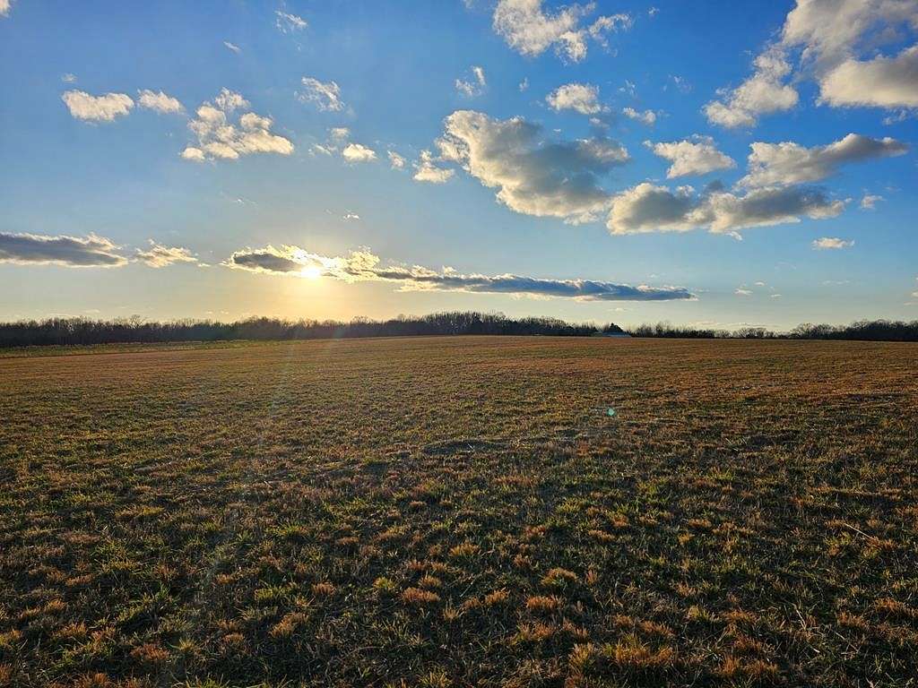 26.4 Acres of Agricultural Land for Sale in Sparta, Tennessee