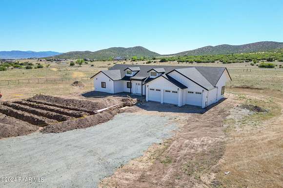 2.2 Acres of Residential Land with Home for Sale in Prescott Valley, Arizona