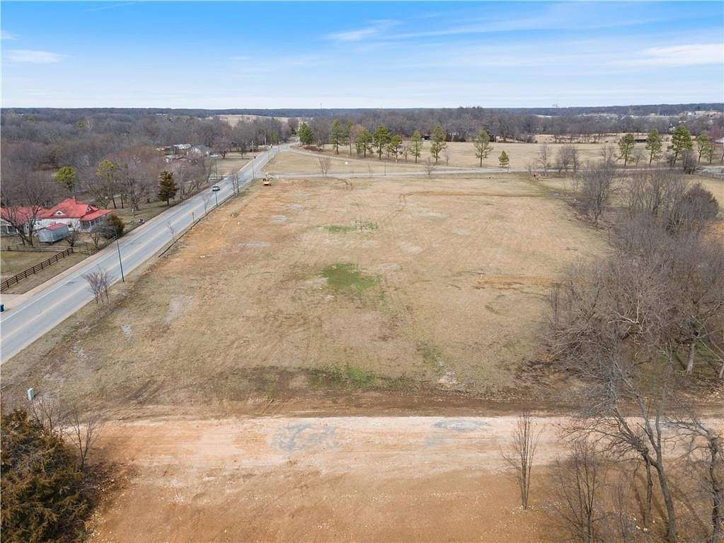 1.33 Acres of Residential Land for Sale in Siloam Springs, Arkansas