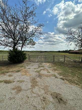 5 Acres of Land for Sale in Corsicana, Texas