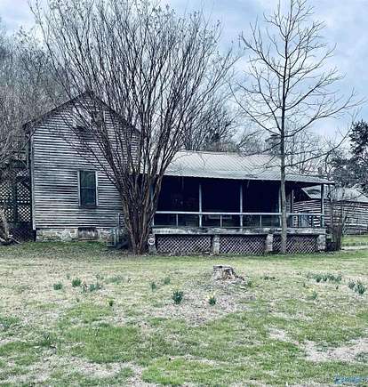 30.5 Acres of Land with Home for Sale in Taft, Tennessee