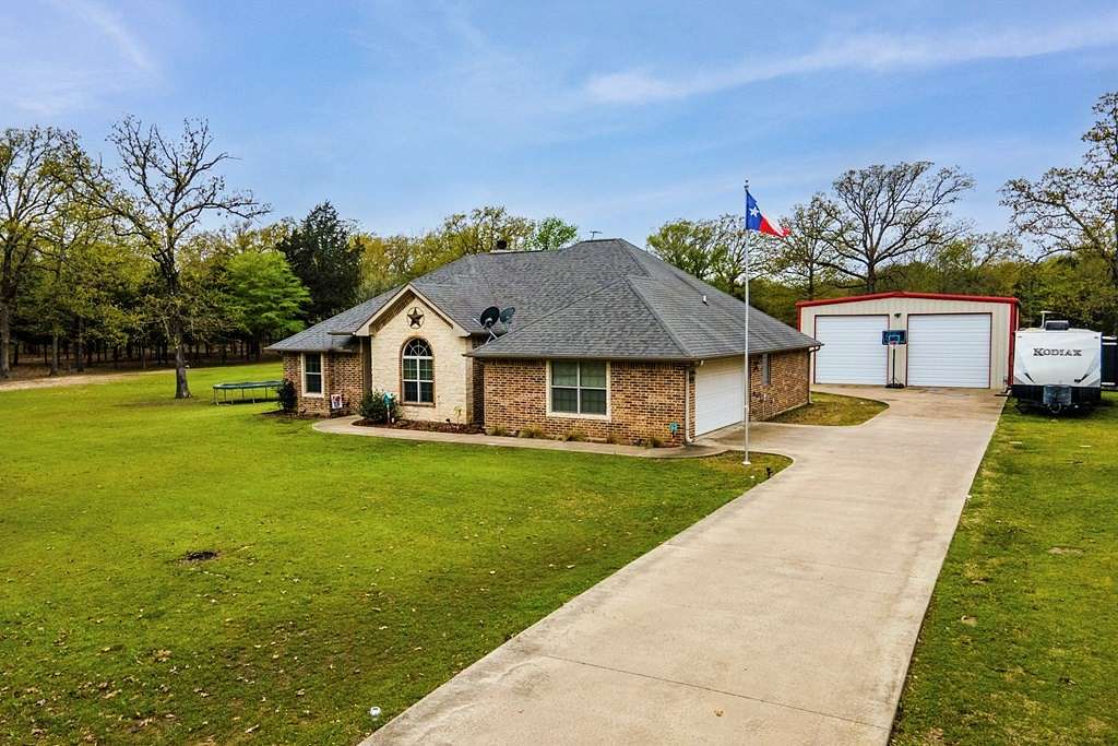 5.2 Acres of Residential Land with Home for Sale in Canton, Texas