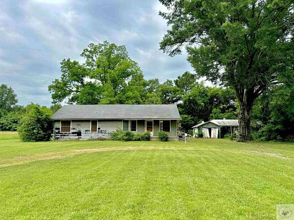 4.61 Acres of Residential Land with Home for Sale in Texarkana, Texas