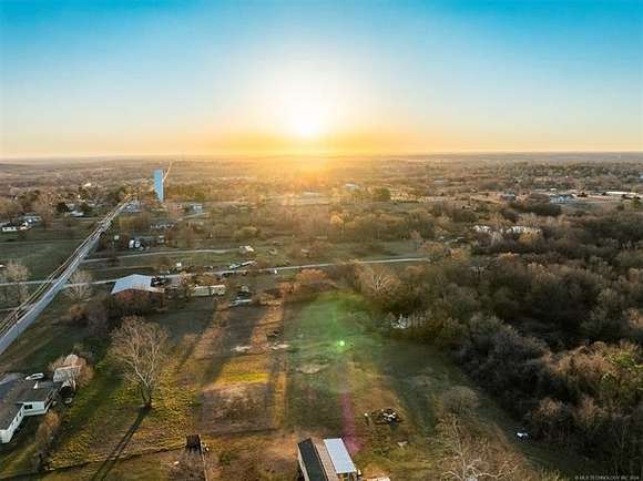 1.75 Acres of Residential Land for Sale in Coweta, Oklahoma