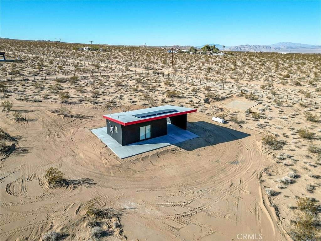 5 Acres of Residential Land with Home for Sale in Landers, California