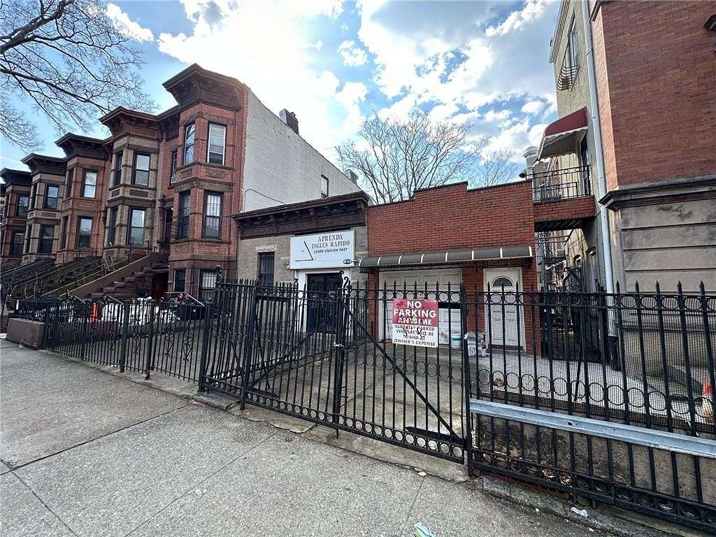 0.064 Acres of Improved Mixed-Use Land for Sale in Brooklyn, New York
