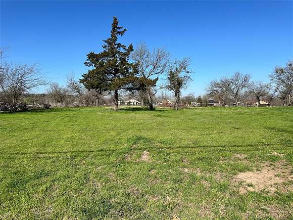 0.86 Acres of Residential Land for Sale in Bowie, Texas