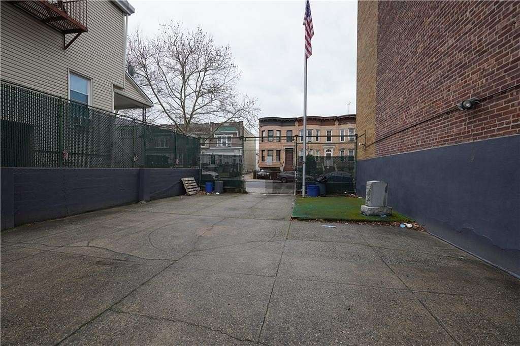0.08 Acres of Residential Land for Sale in Brooklyn, New York
