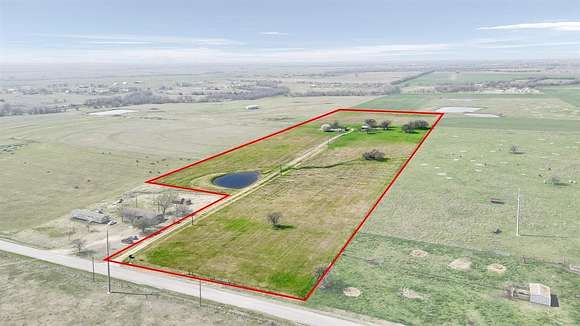 18.5 Acres of Land with Home for Sale in Valley View, Texas