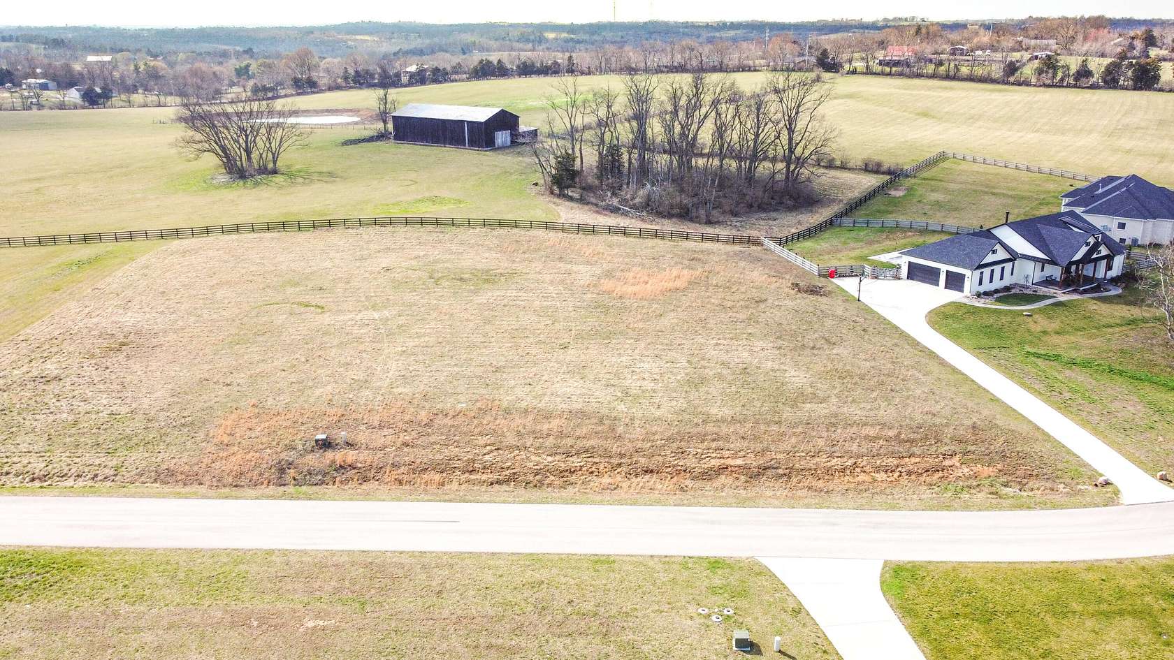 1 Acre of Residential Land for Sale in Nicholasville, Kentucky