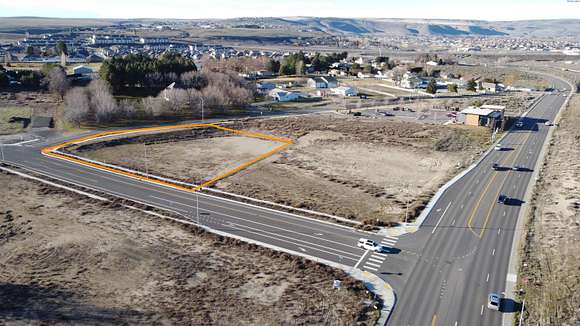 1.1 Acres of Mixed-Use Land for Sale in Kennewick, Washington