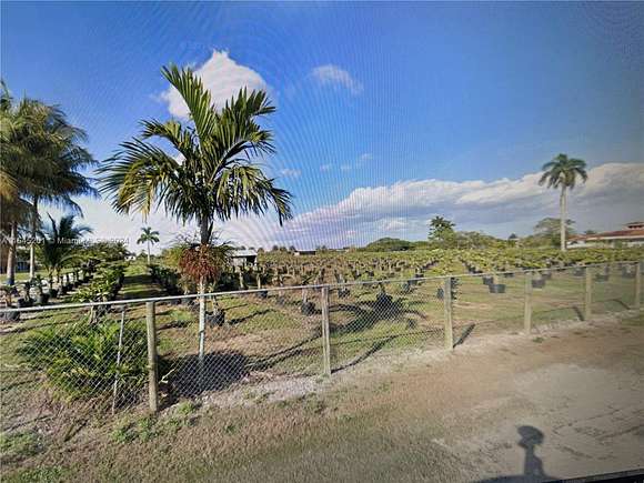 2.3 Acres of Residential Land for Sale in Miami, Florida