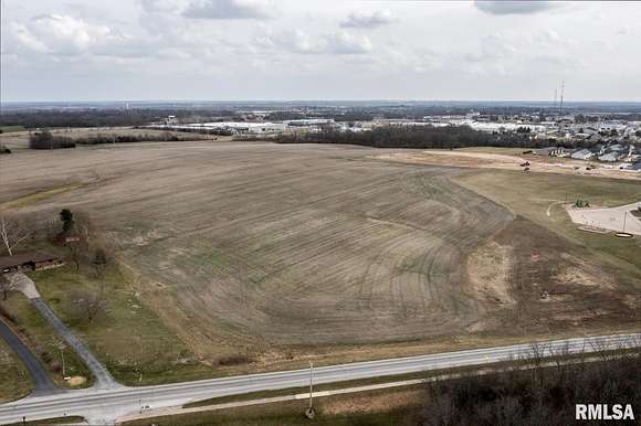 18 Acres of Land for Sale in Quincy, Illinois
