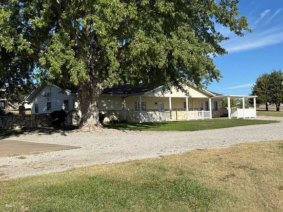 4.33 Acres of Residential Land with Home for Sale in Concordia, Kansas