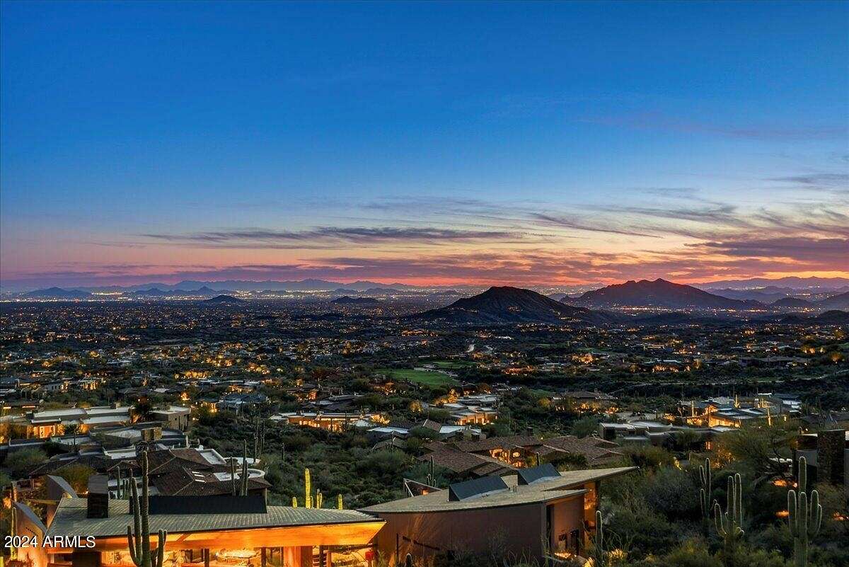 2.2 Acres of Residential Land with Home for Sale in Scottsdale, Arizona