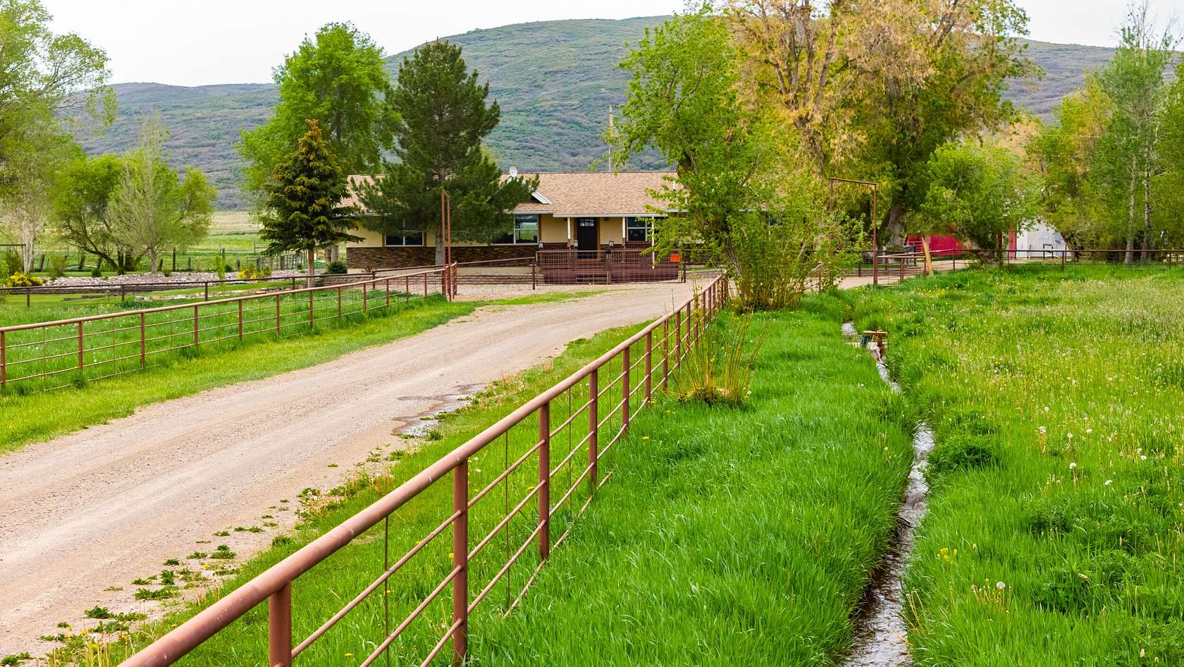 139 Acres of Land with Home for Sale in Meeker, Colorado