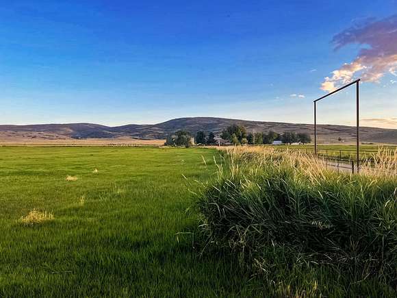 139 Acres of Land with Home for Sale in Meeker, Colorado