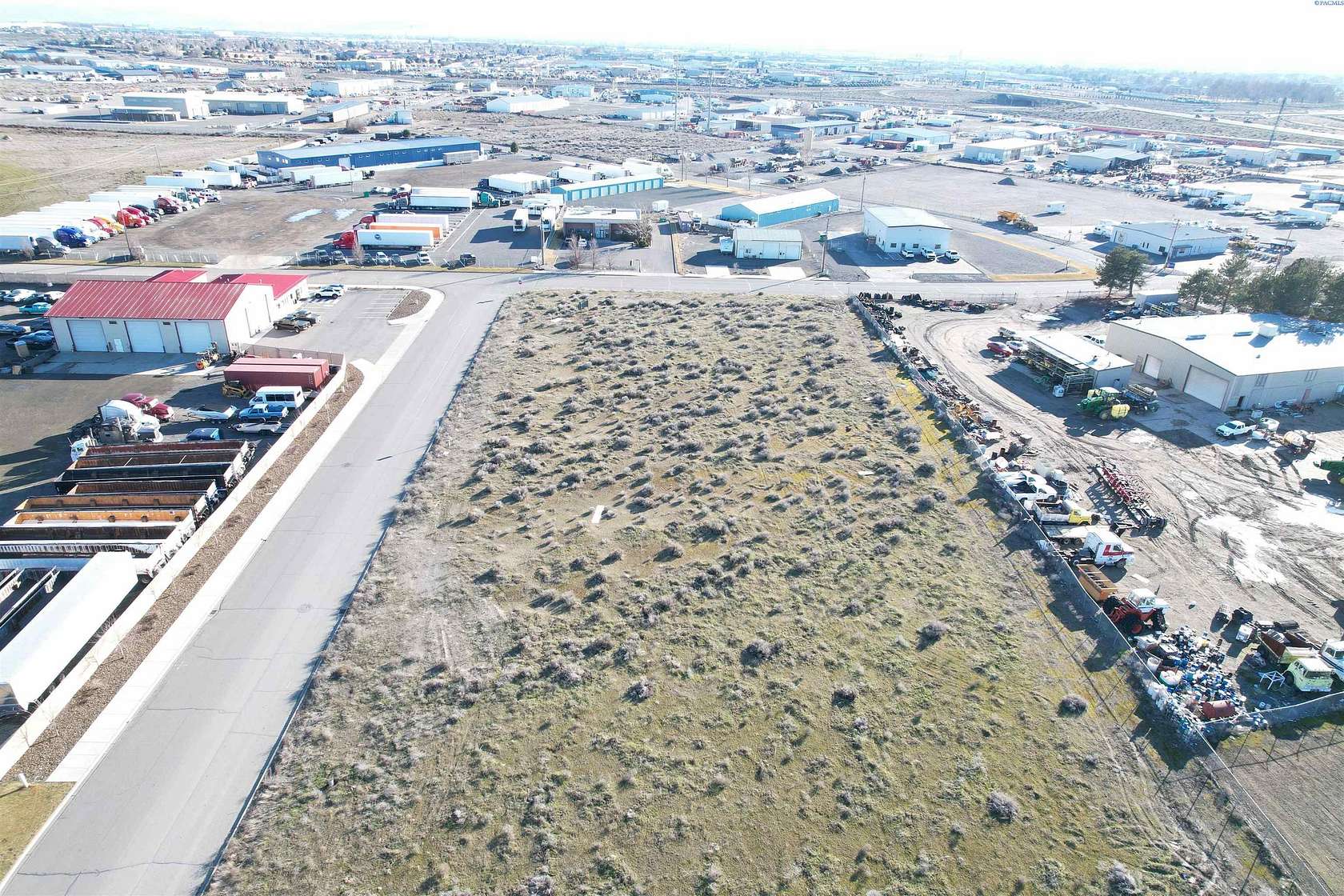 1.25 Acres of Commercial Land for Sale in Pasco, Washington