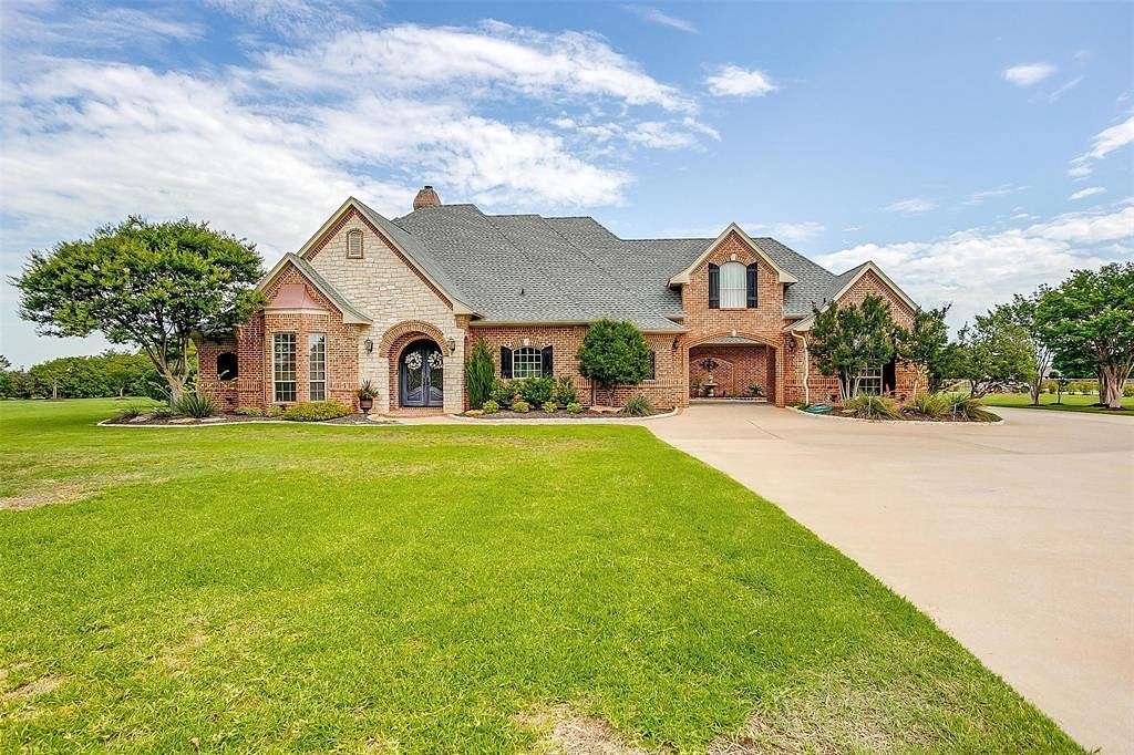 6.3 Acres of Residential Land with Home for Sale in Fort Worth, Texas