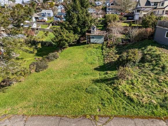 0.11 Acres of Residential Land for Sale in Astoria, Oregon