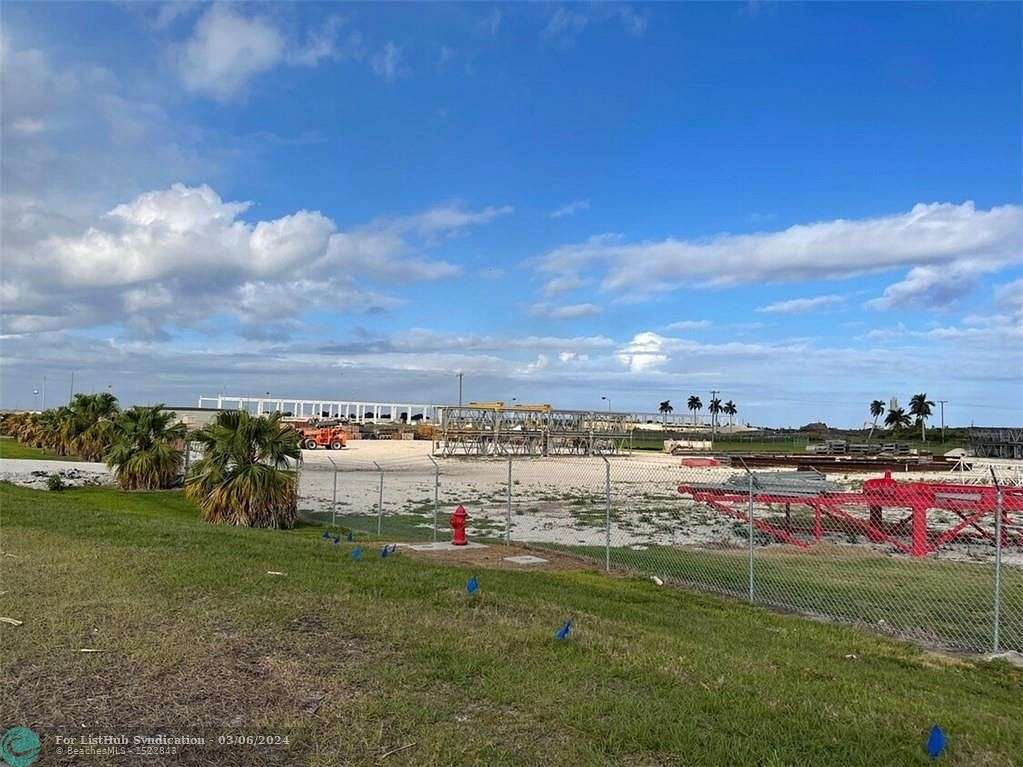 10 Acres of Commercial Land for Lease in Belle Glade, Florida