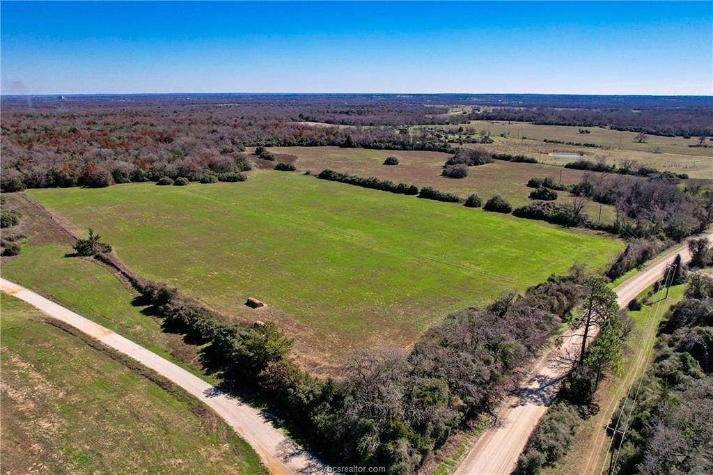 100 Acres of Land for Sale in Franklin, Texas