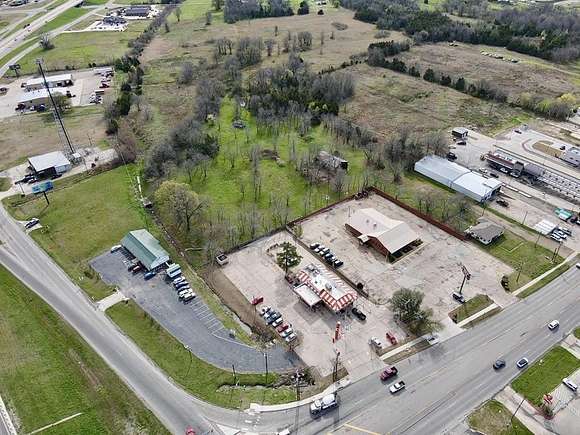 6 Acres of Commercial Land for Sale in Paris, Texas