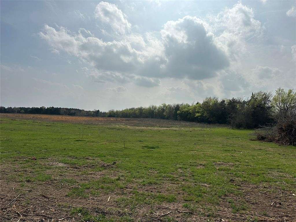 3.7 Acres of Land for Sale in Mexia, Texas