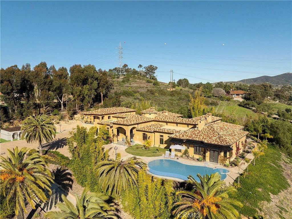 2.23 Acres of Residential Land with Home for Sale in Rancho Santa Fe, California