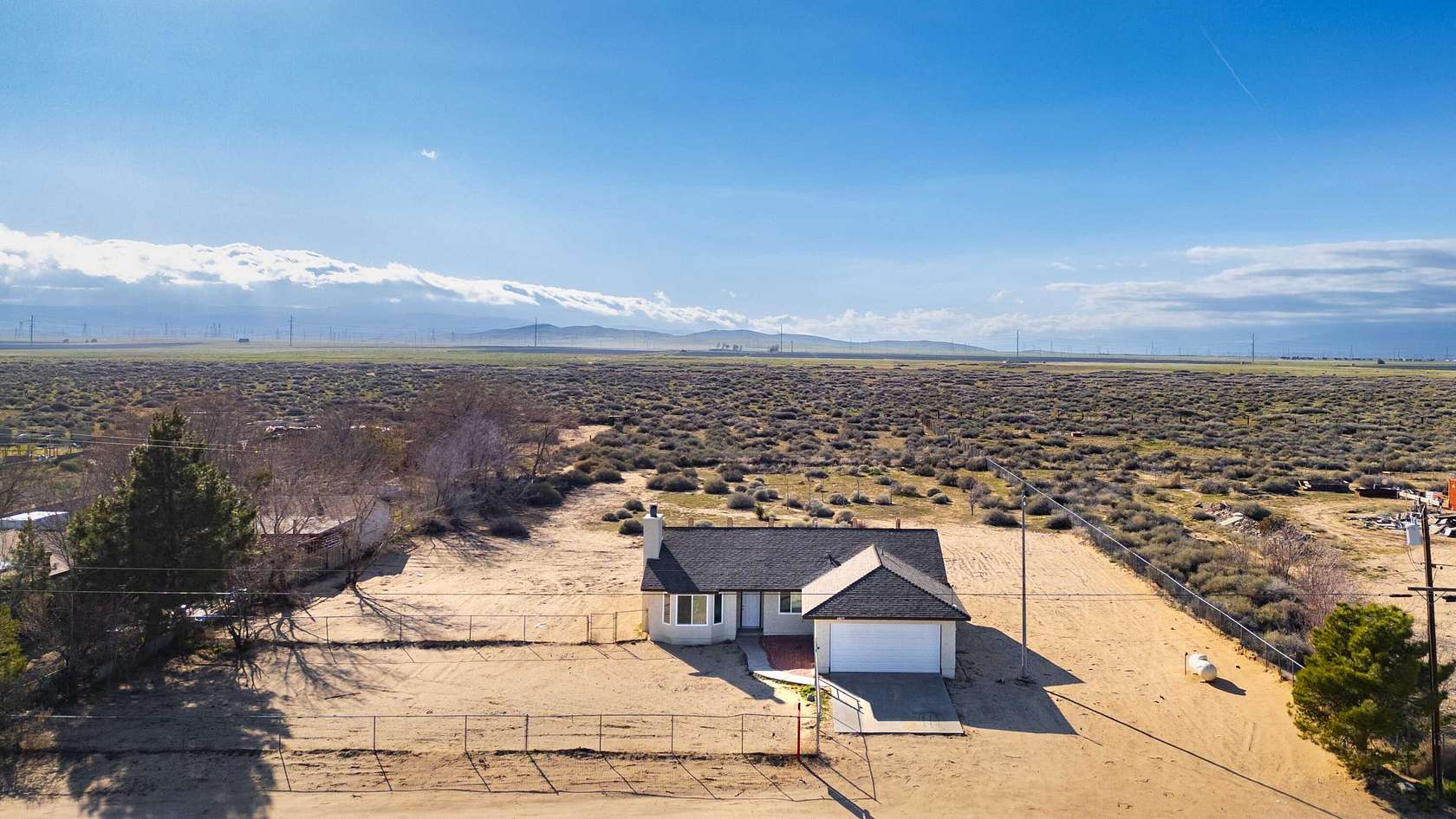 2.5 Acres of Residential Land with Home for Sale in Lancaster, California