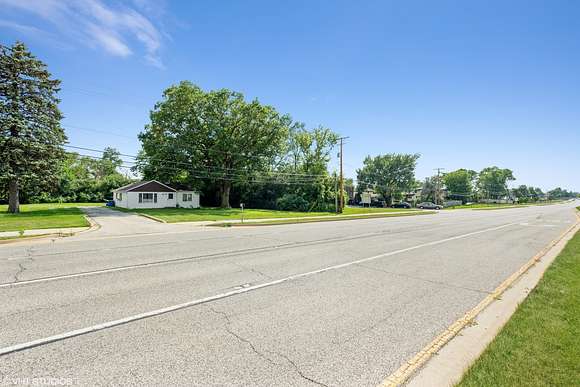 1 Acre of Commercial Land for Sale in Darien, Illinois