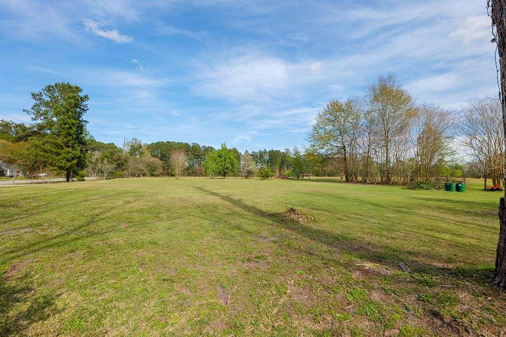 1 Acre of Residential Land for Sale in Hahira, Georgia