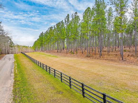 960 Acres of Recreational Land with Home for Sale in Shorter, Alabama