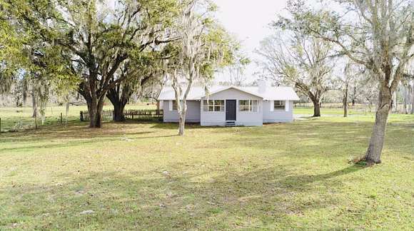 15 Acres of Land with Home for Sale in Perry, Florida
