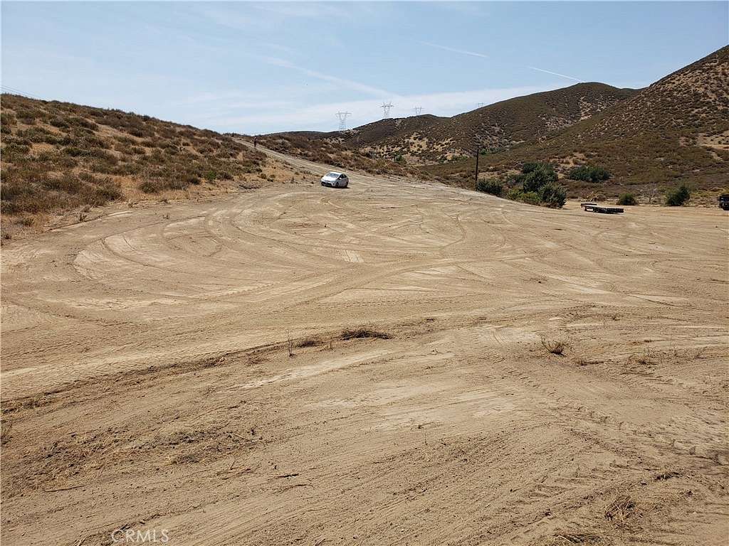 23.136 Acres of Land for Sale in Leona Valley, California