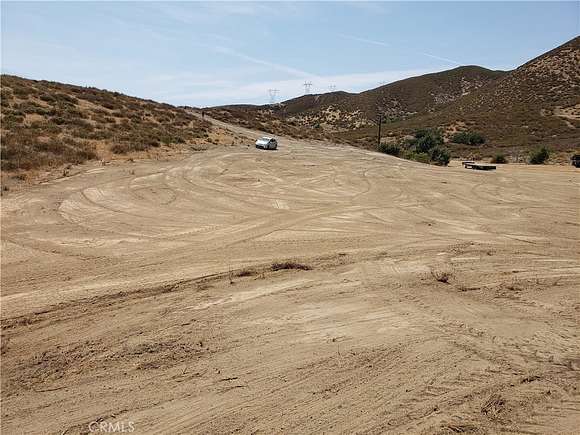 23.136 Acres of Land for Sale in Leona Valley, California