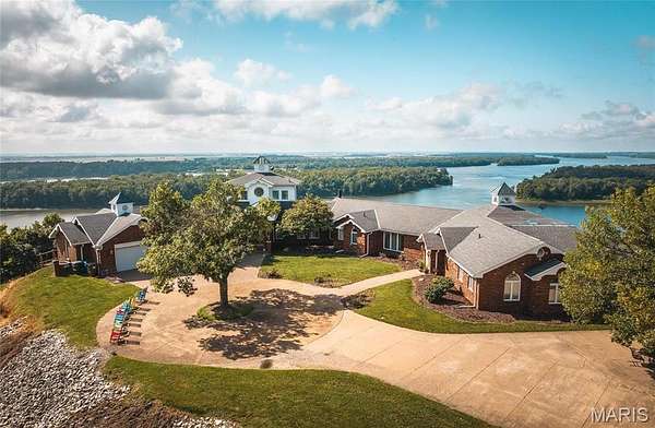 19.9 Acres of Improved Mixed-Use Land for Sale in Grafton, Illinois