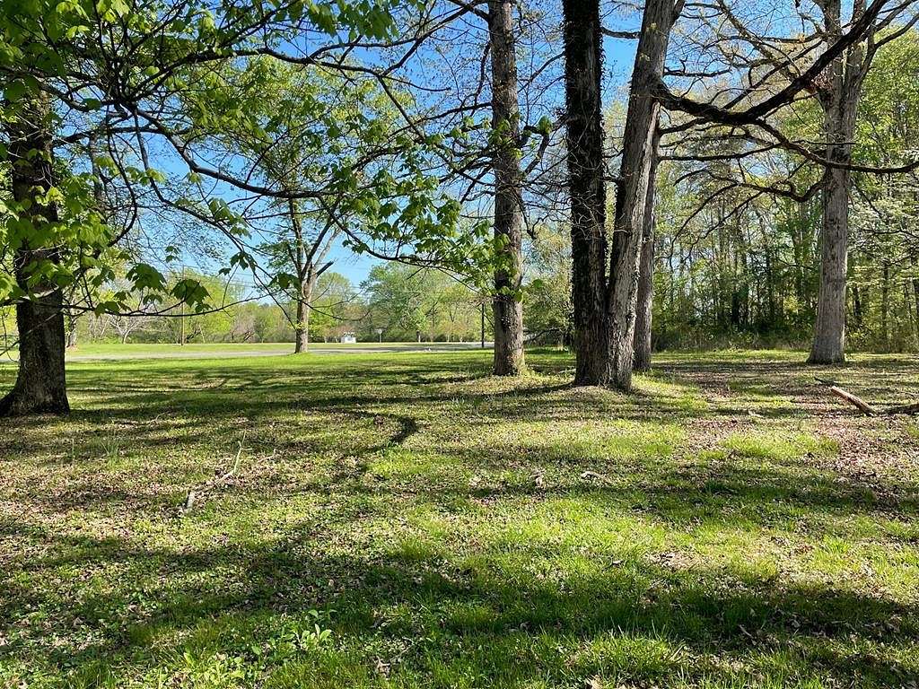 8 Acres of Residential Land for Sale in Athens, Tennessee