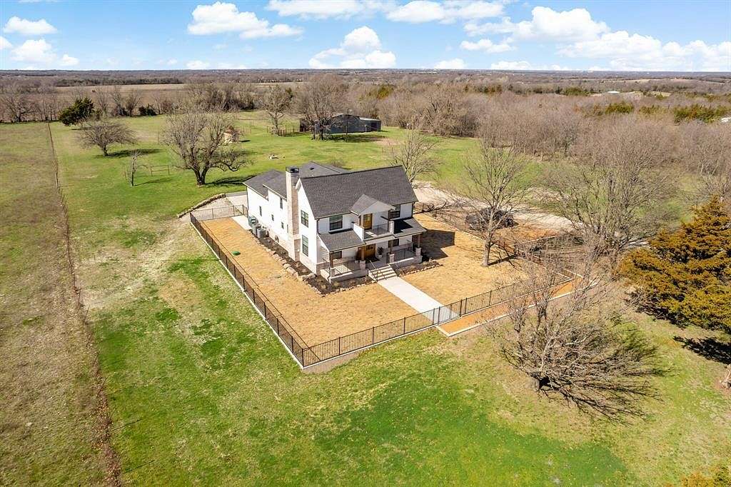 17.6 Acres of Land with Home for Sale in Sherman, Texas