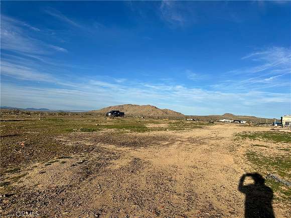 2.5 Acres of Land for Sale in Helendale, California