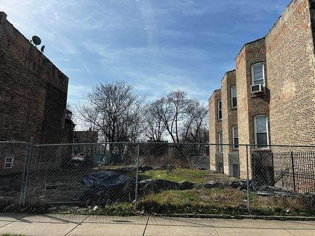 0.2 Acres of Land for Sale in Chicago, Illinois