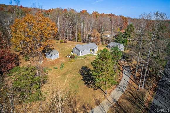 2.5 Acres of Residential Land with Home for Sale in Wingina, Virginia